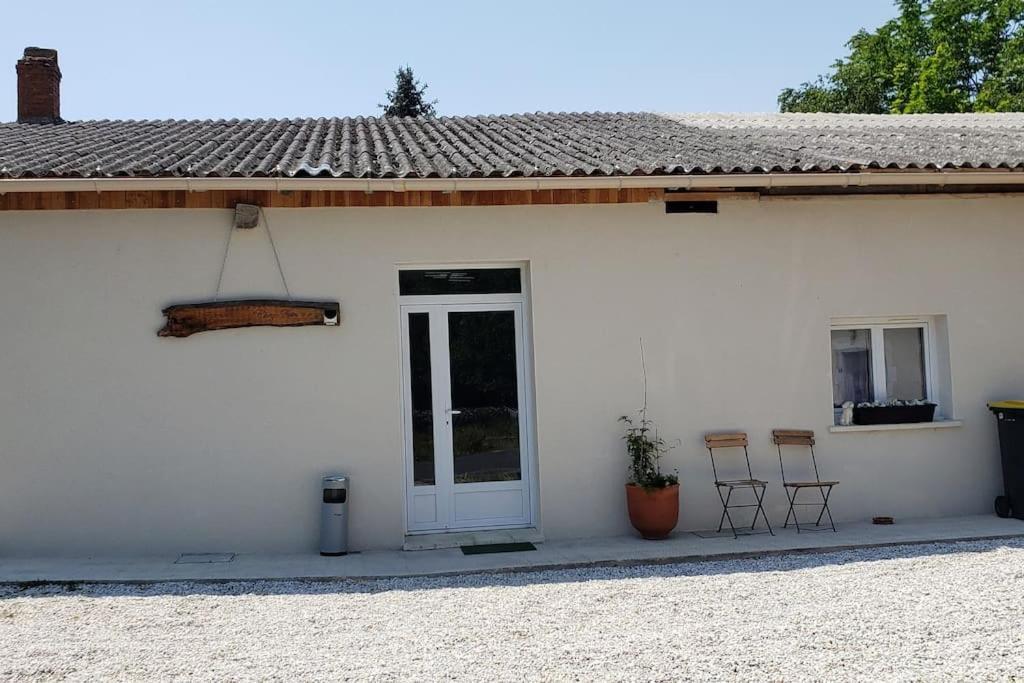 Chez Samb Villa Lussac-les-Châteaux Buitenkant foto