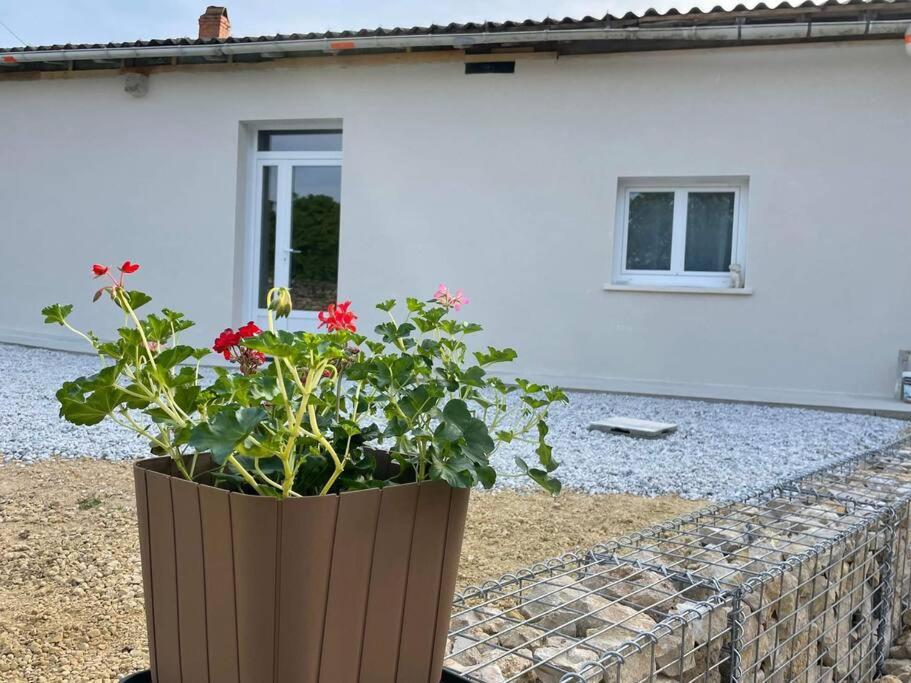 Chez Samb Villa Lussac-les-Châteaux Buitenkant foto